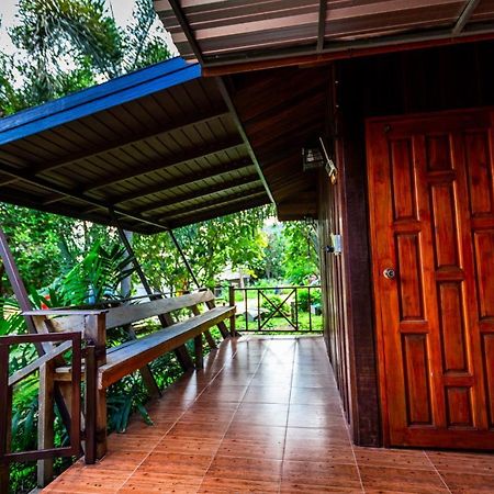 Ruan Kanchanok Pakchong Exterior photo