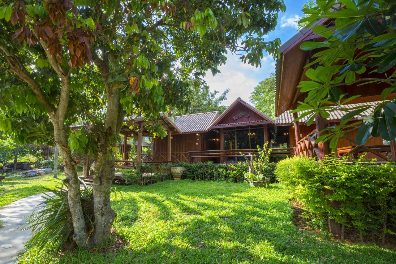 Ruan Kanchanok Pakchong Exterior photo