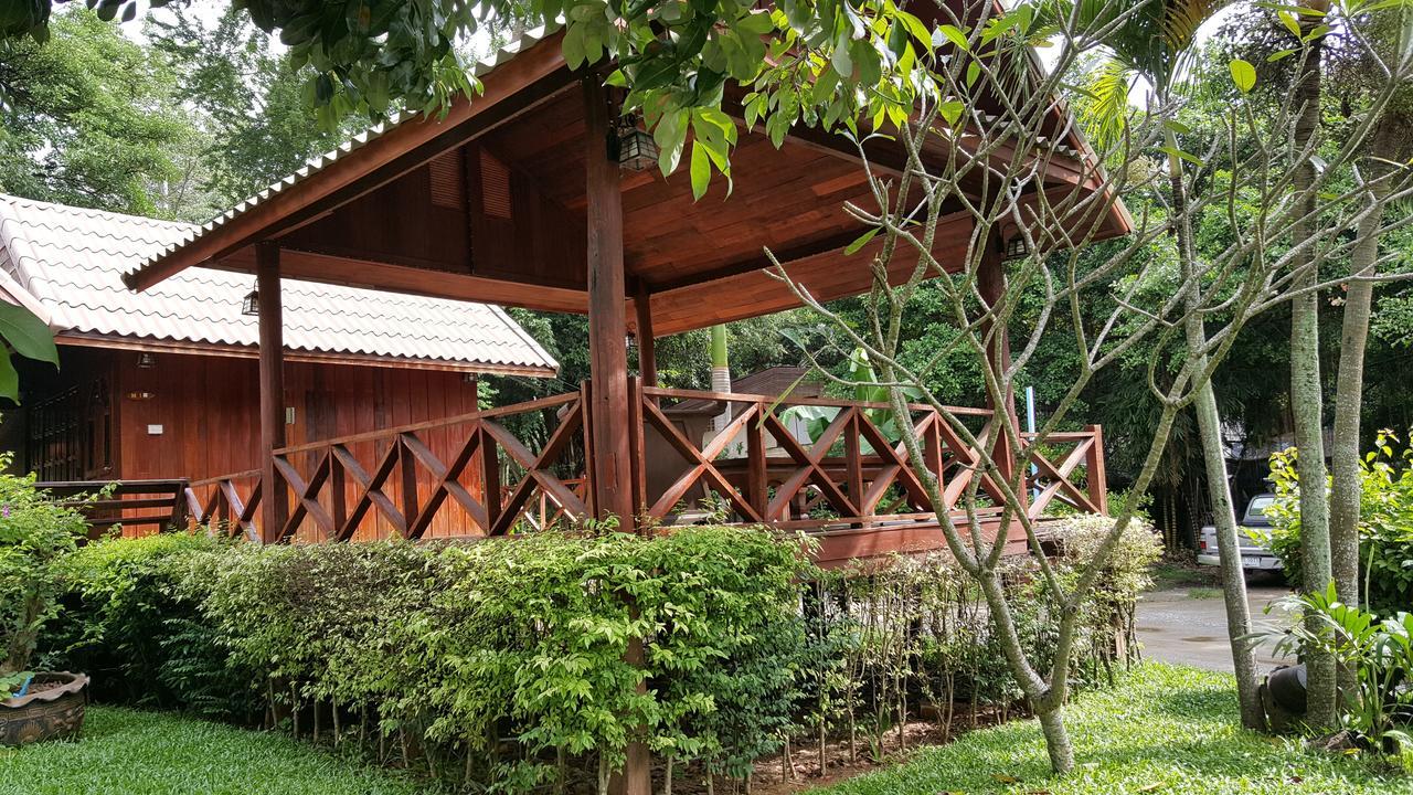 Ruan Kanchanok Pakchong Exterior photo